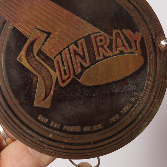 Vintage 1940's SUN RAY PHOTO NYC 3" Brass Photographer Whistle advertising RARE - Picture 3 of 7